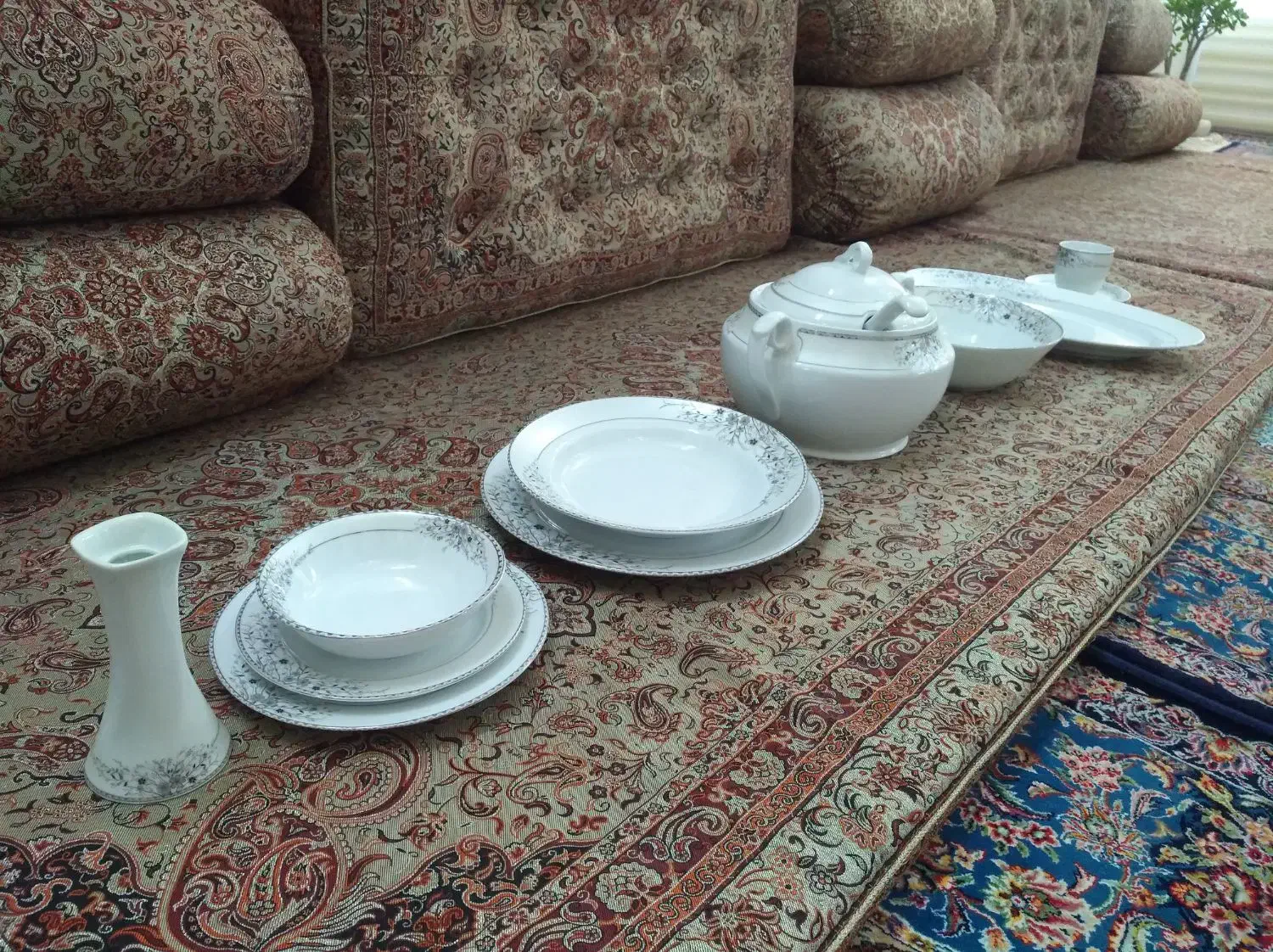 سرویس چینی پردیس صادراتی 105 پارچه خیلی تمییز|ظروف سرو و پذیرایی|زنجان, |دیوار