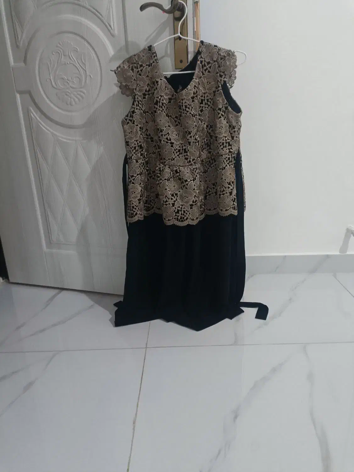 پیراهن مجلسی|لباس|بندر انزلی, نیمه شعبان|دیوار