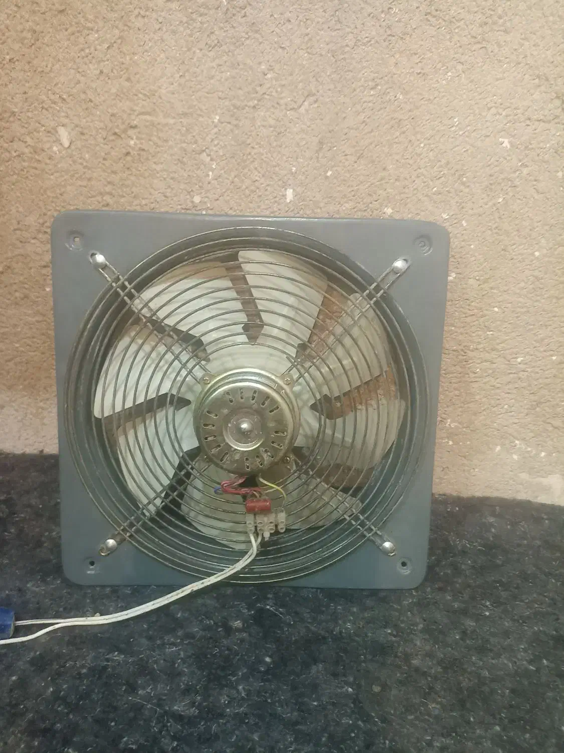 فن هوا کش|پنکه و تصفیه‌کنندهٔ هوا|شهرکرد, |دیوار