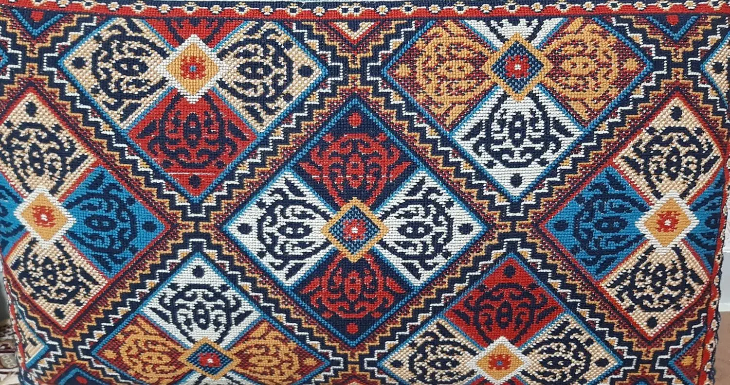 پشتی|پشتی|اقبالیه, |دیوار