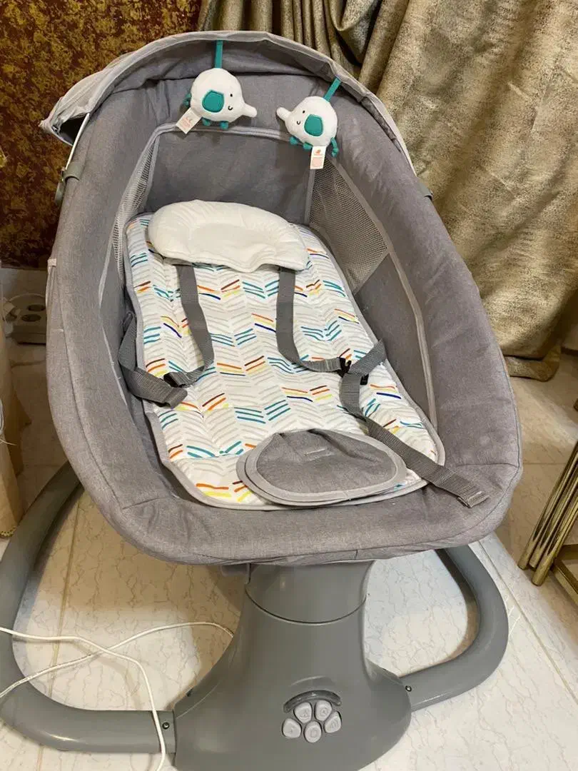 تخت خواب گردان بچه|تخت و صندلی بچه|کیش, |دیوار