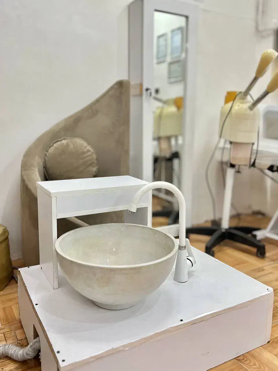 وسایل ارایشگاه|آرایشگاه و سالنهای زیبایی|رشت, رشتیان|دیوار