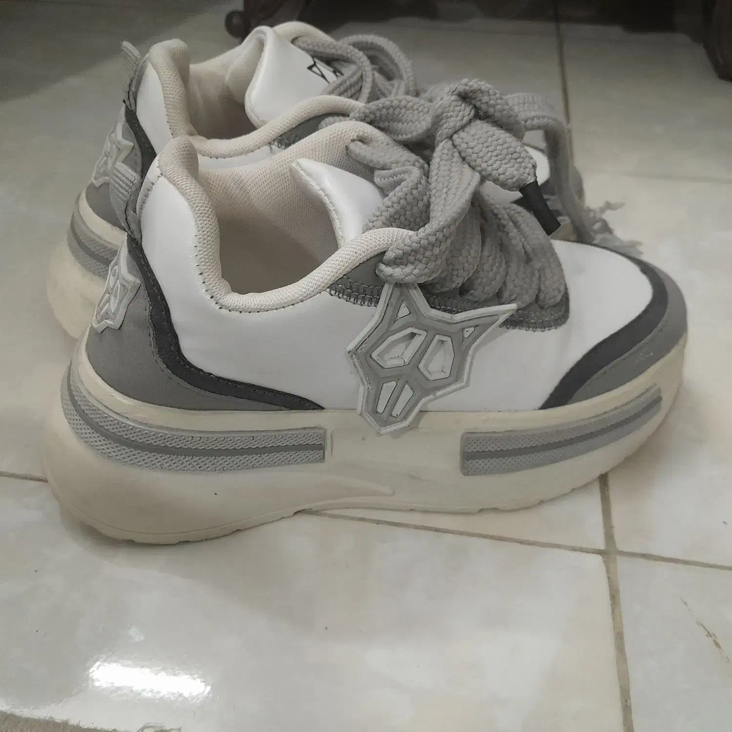 کفش بچگانه|کیف، کفش، کمربند|سراب, |دیوار