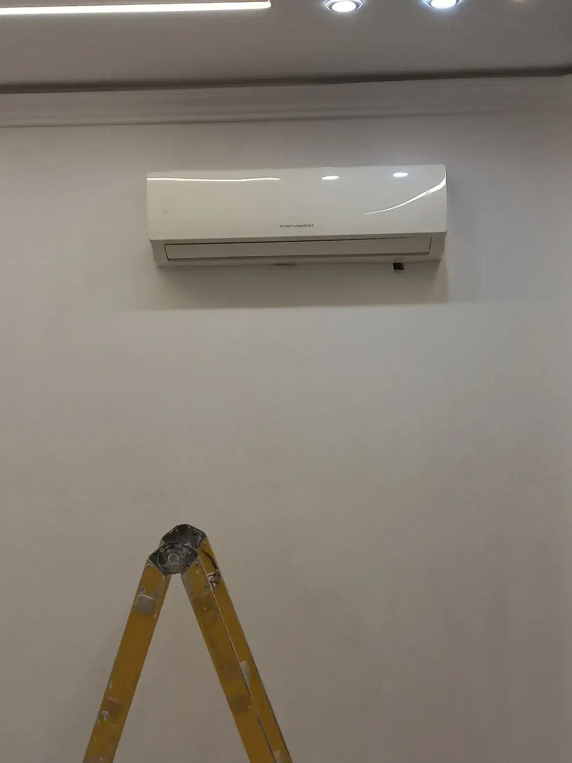 نصب کولر اسپیلت نصب رادیاتور سرویس و تعمیر پکیج|خدمات پیشه و مهارت|رشت, دروازه لاکان|دیوار