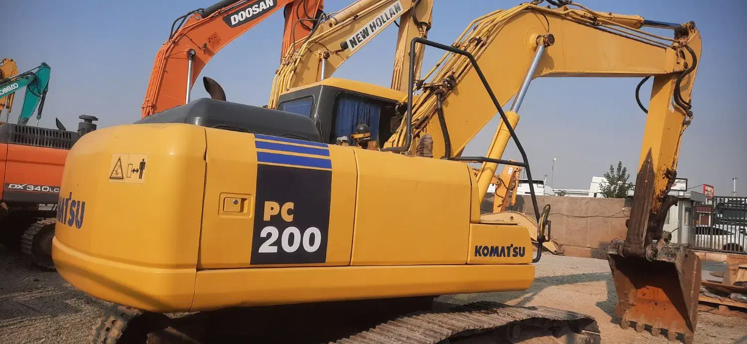 بیل ۲۰۰کوماتسومدل ۲۰۰۴|خودرو سنگین|ری, شهرک نظامی|دیوار