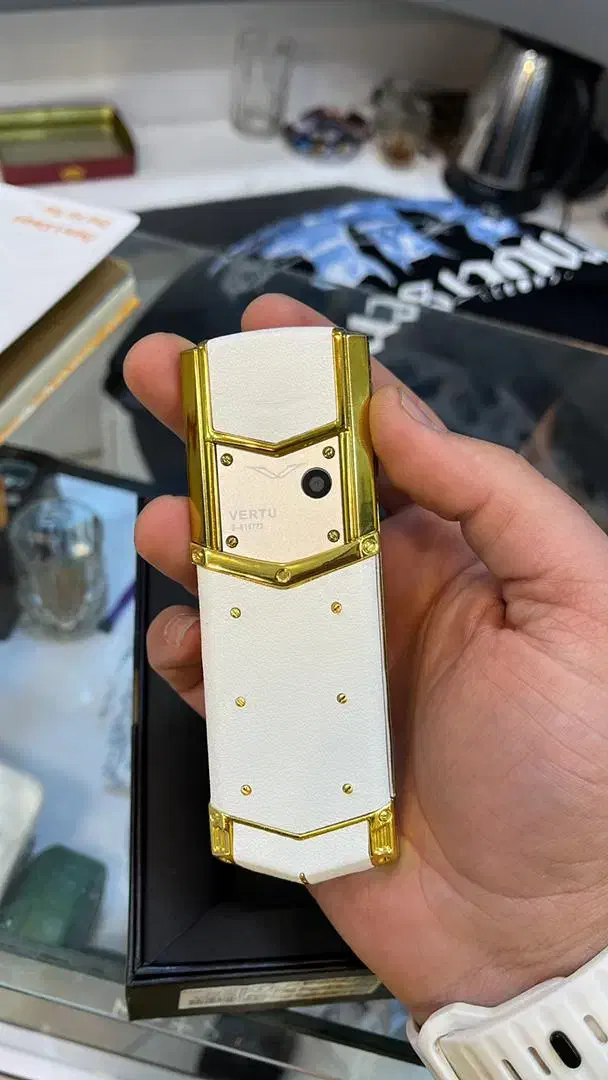 گوشی ساده v10 ورتو فول کپی رنگ ثابت باریجستری|موبایل|تهران, نازیآباد|دیوار