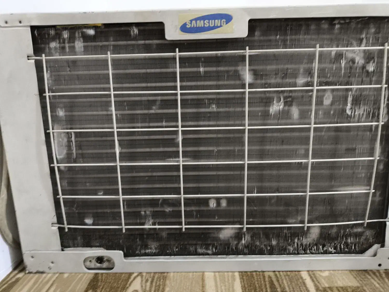 کولر پنجره ایی|کولر گازی و فن‌کوئل|گنبد کاووس, |دیوار