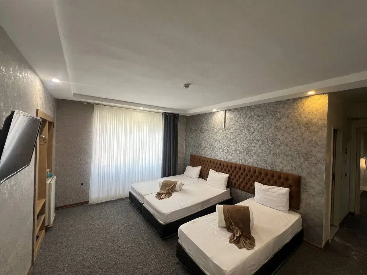 هتل 2 دقیقه تا حرم ،منو غذایی (بوفه)|اجارهٔ کوتاهمدت آپارتمان و سوئیت|مشهد, آیت الله خامنهای|دیوار