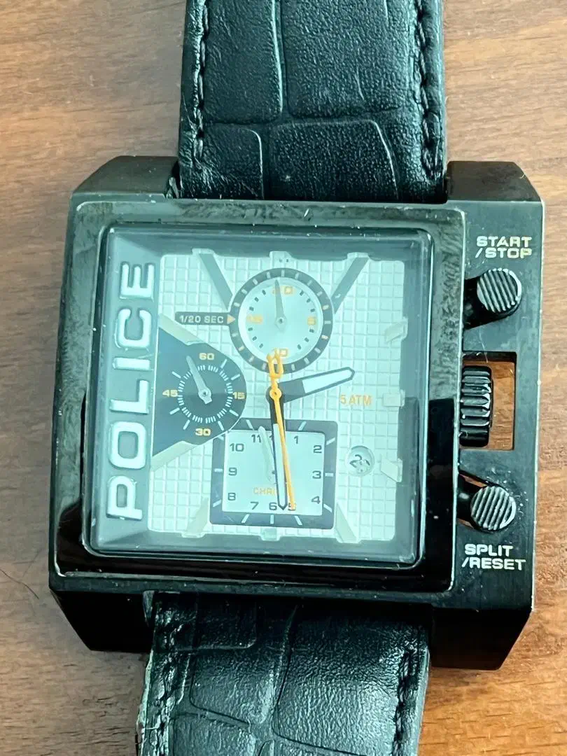 ساعت مچی پلیس|ساعت|شهریار, کردزار|دیوار