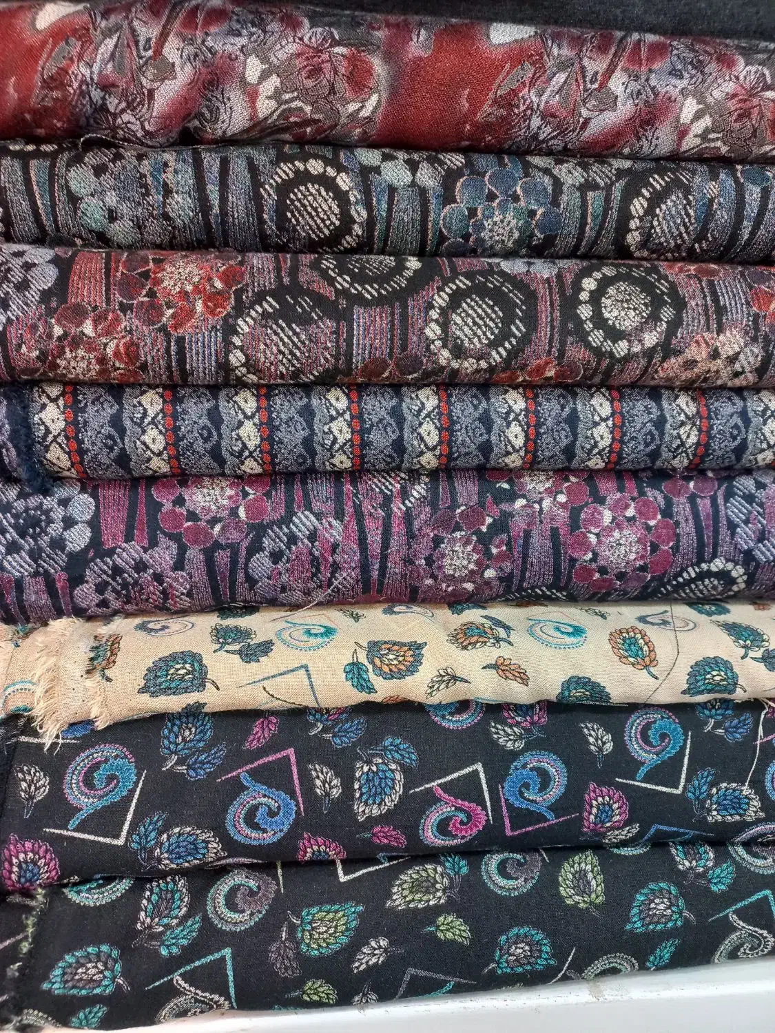 پارچه|لباس|اسفراین, |دیوار