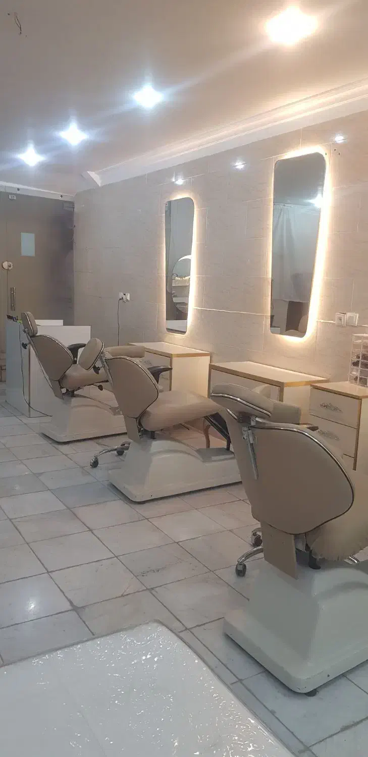 فروش تمام تجهیزات سالن زیبایی بانوان|فروشگاه و مغازه|یزد, |دیوار