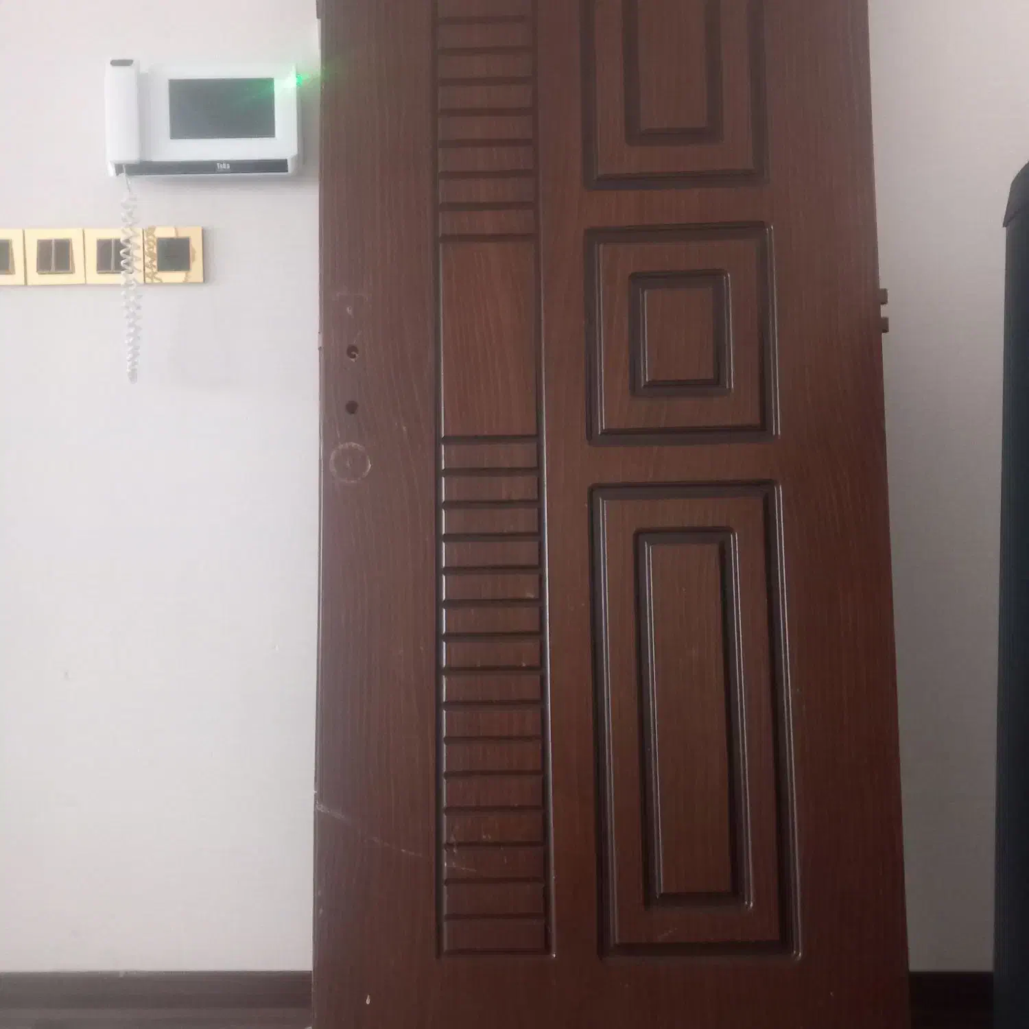 درب چوبی|مصالح و تجهیزات ساختمان|قم, پردیسان|دیوار