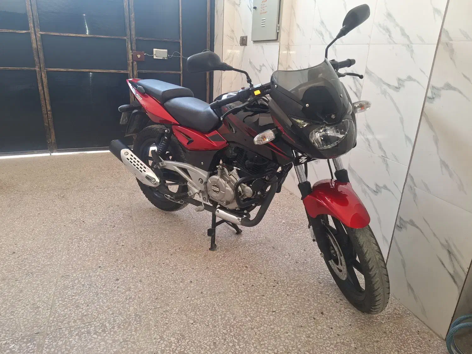 پالس ۱۸۰ بکر|موتورسیکلت|اصفهان, کارلادان|دیوار