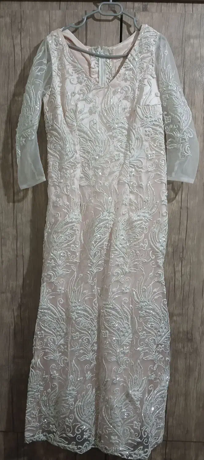 لباس مجلسی|لباس|تربتحیدریه, مسجد جامع|دیوار