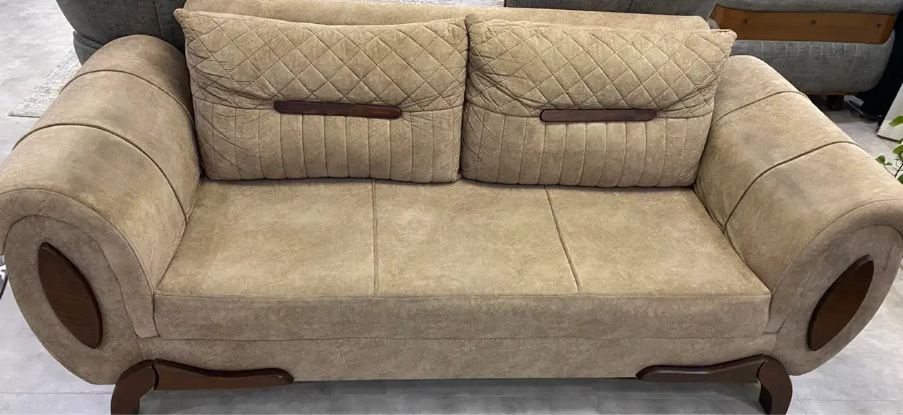 فروش مبل ۵ نفره در حد نو|مبلمان خانگی و میز عسلی|نور, |دیوار