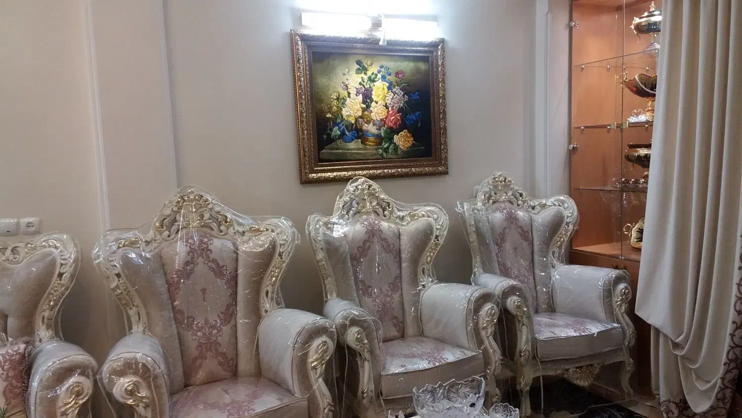 مبل 7 نفره سلطنتی|مبلمان خانگی و میز عسلی|ابریشم, |دیوار