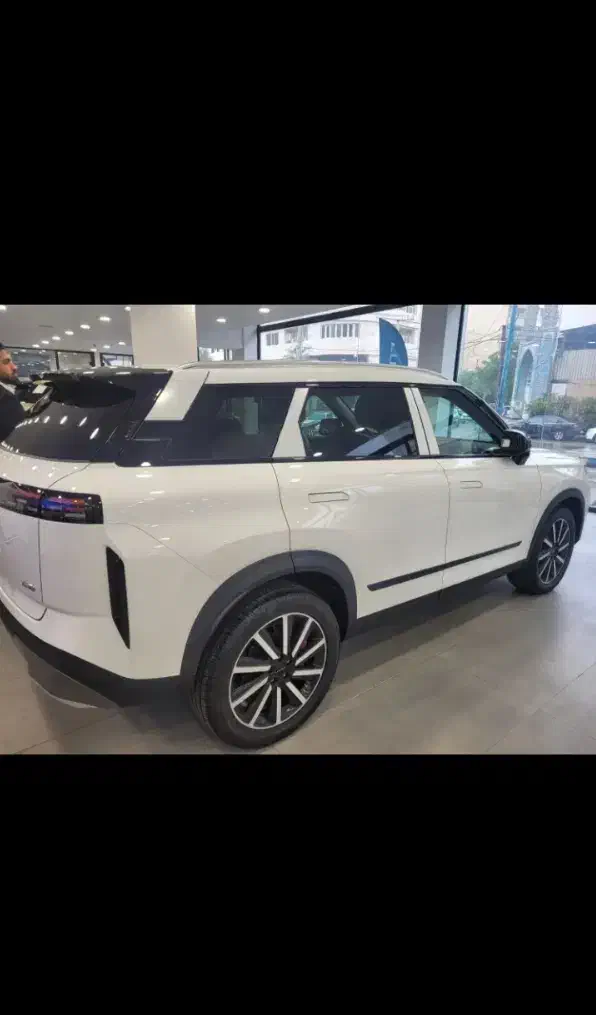 لوکانو L7 سفید صفر کیلومتر سند و پلاک مدارک آماده|خودرو سواری و وانت|شیراز, وصال|دیوار