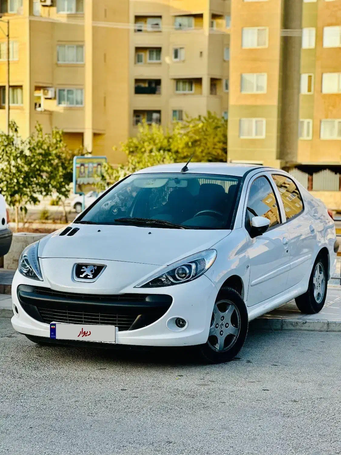 207فول سفارشی خوشگل نقد و معاوضه سبک تر|خودرو سواری و وانت|بجنورد, |دیوار