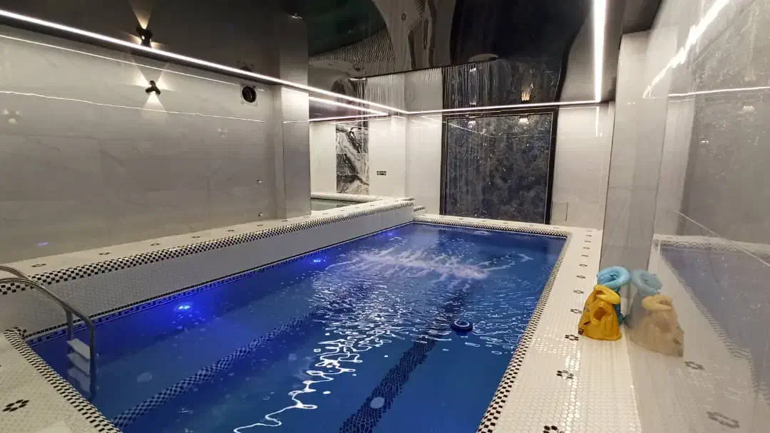 اجاره ویلا استخردار با جکوزی فول امکانات|اجارهٔ کوتاه‌مدت ویلا و باغ|بندر انزلی, انقلاب|دیوار