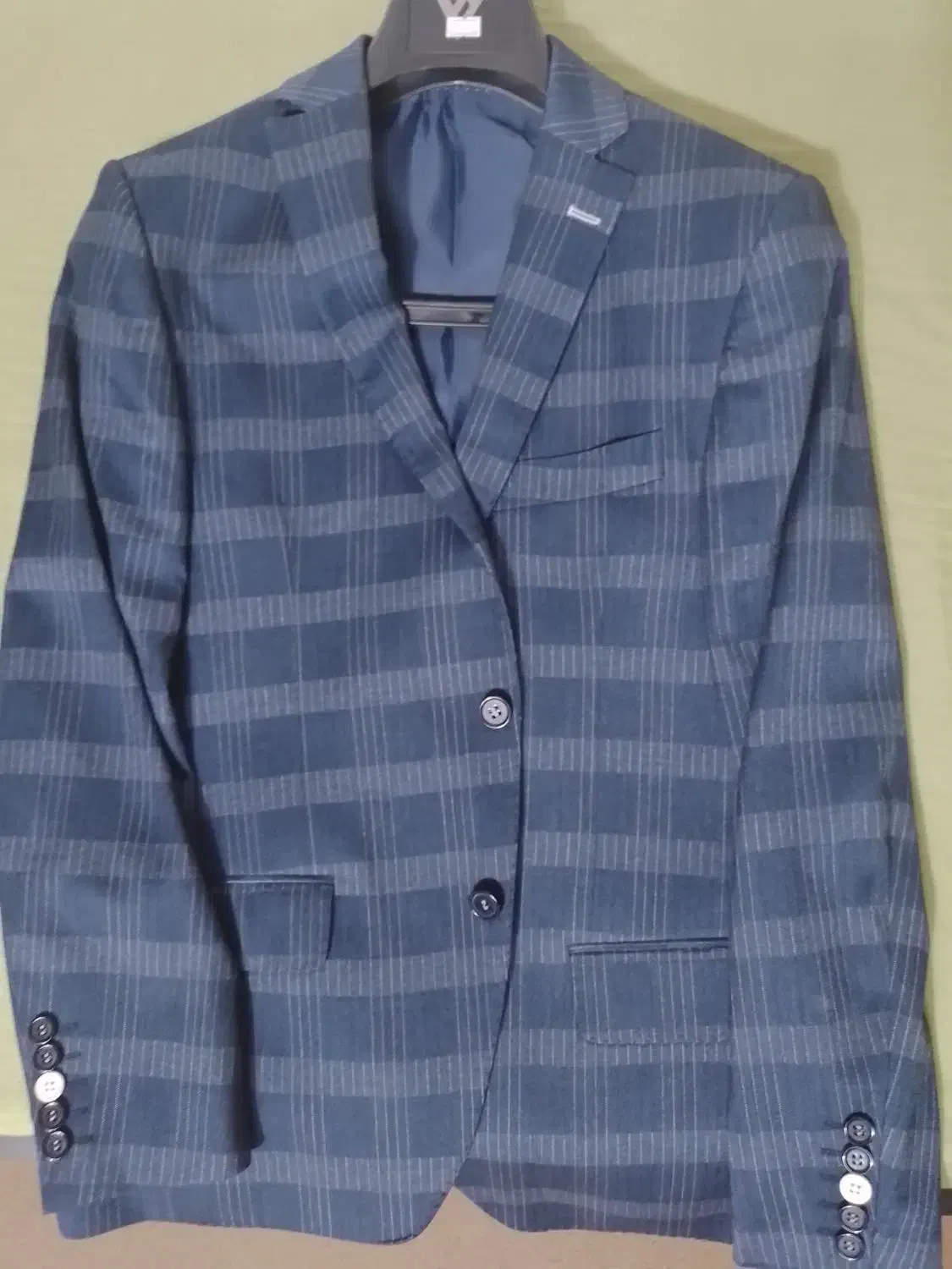 تک کت|لباس|رشت, ساغری سازان|دیوار