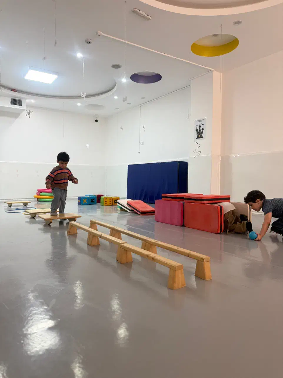 مربی زبان انگلیسی فقط خانم|استخدام آموزشی|قزوین, |دیوار