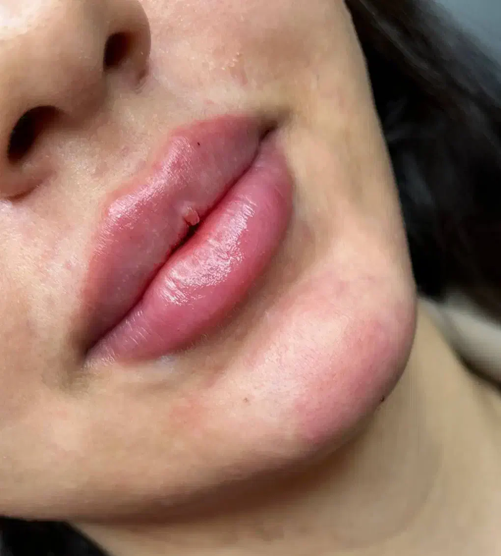 کلینیک زیبایی فارابی ارائه تمامی خدمات پوست و مو|خدمات آرایشگری و زیبایی|محمدیه-قزوین, |دیوار
