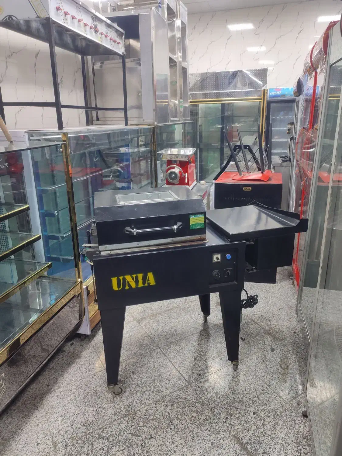 دستگاه شیرینگ پک کابینتی در حد نونو|کافی‌شاپ و رستوران|نسیم‌شهر, |دیوار