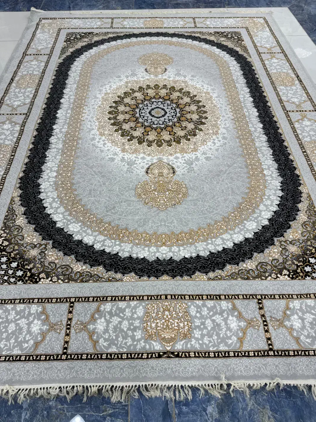 ۵۰۰ شانه با طرحی فراتر از انتظار|فرش|گرگان, |دیوار