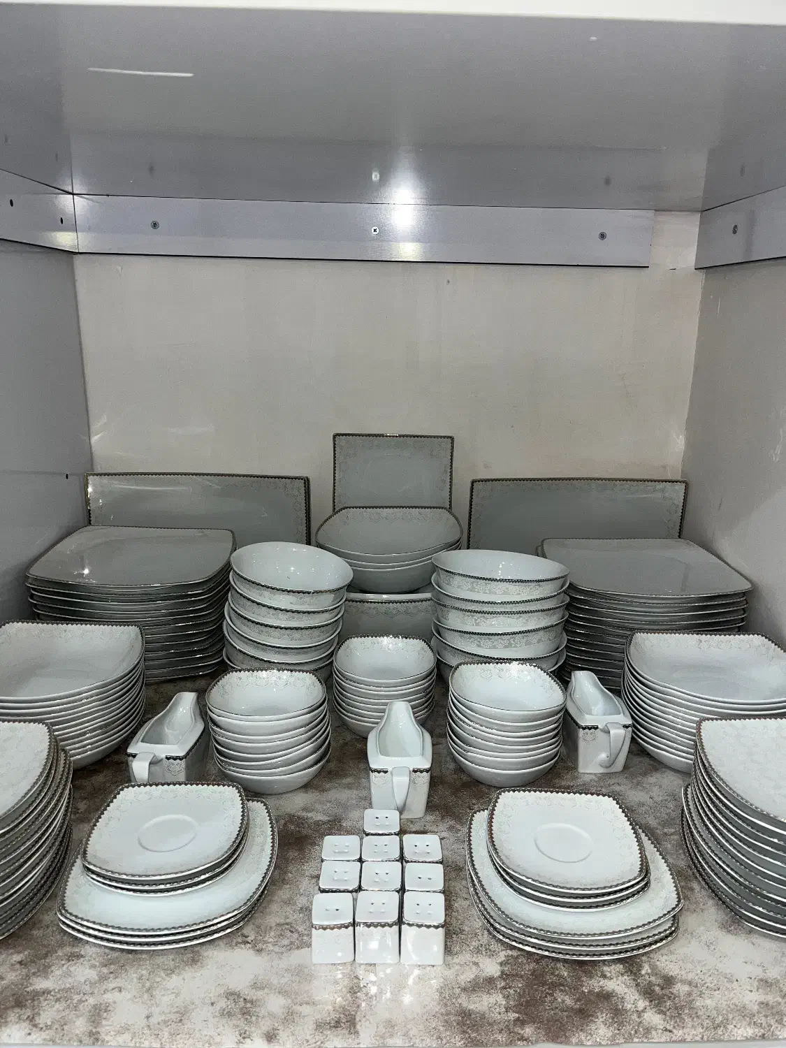 چینی|ظروف سرو و پذیرایی|همدان, |دیوار