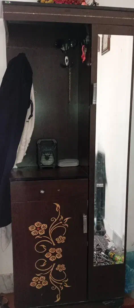 پادری و میز تی وی|جاکفشی، کمد، دراور|بم, |دیوار