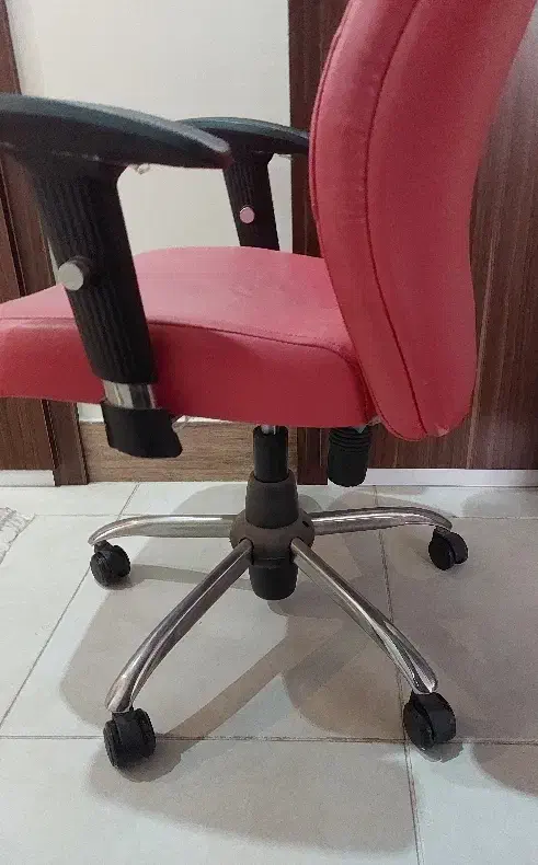 صندلی چرخ دار|مبلمان اداری|شاهینشهر, پاسداران|دیوار