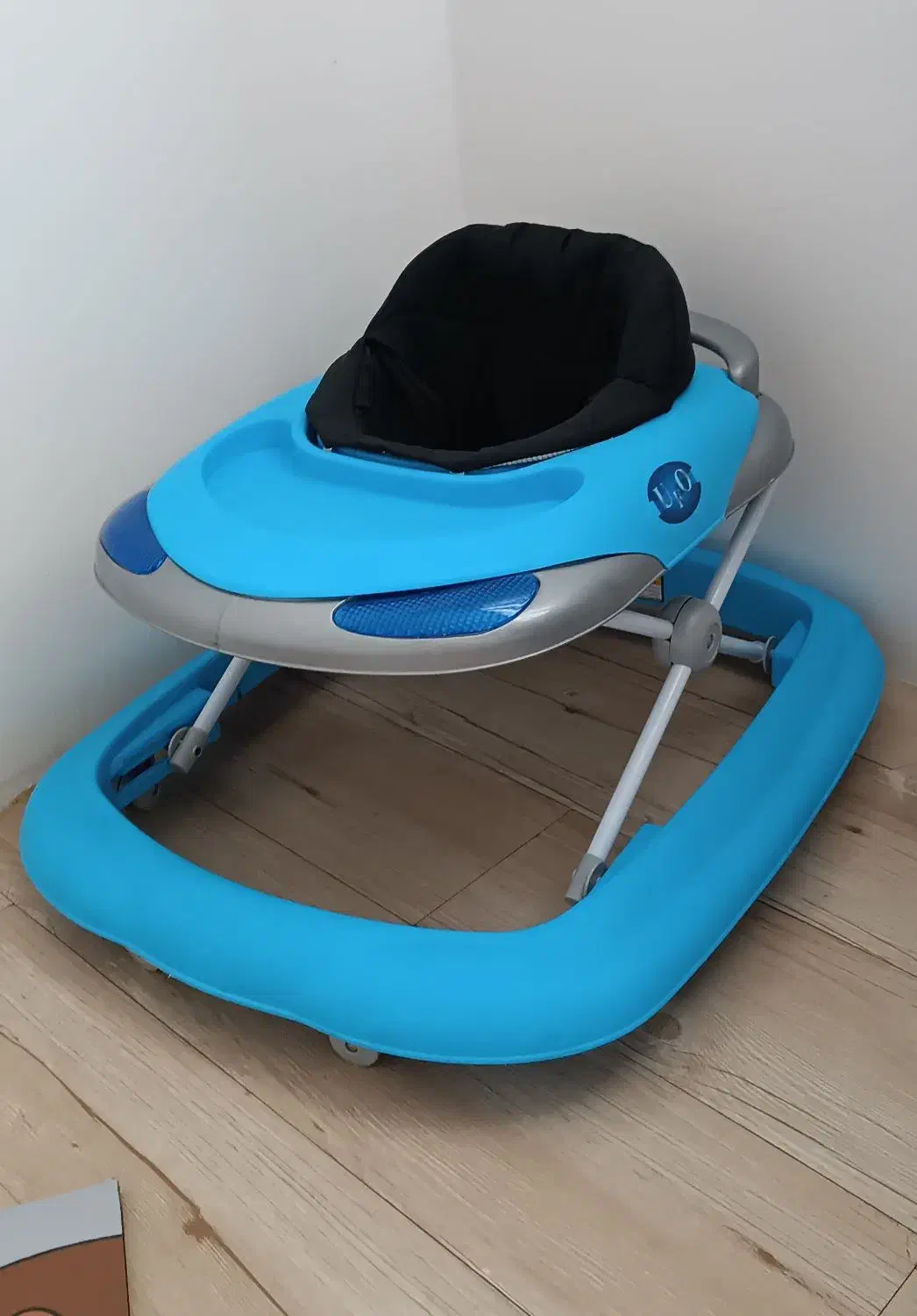 روروئک موزیکال دلیجان|کالسکه و لوازم جانبی|بندر انزلی, استادیوم|دیوار