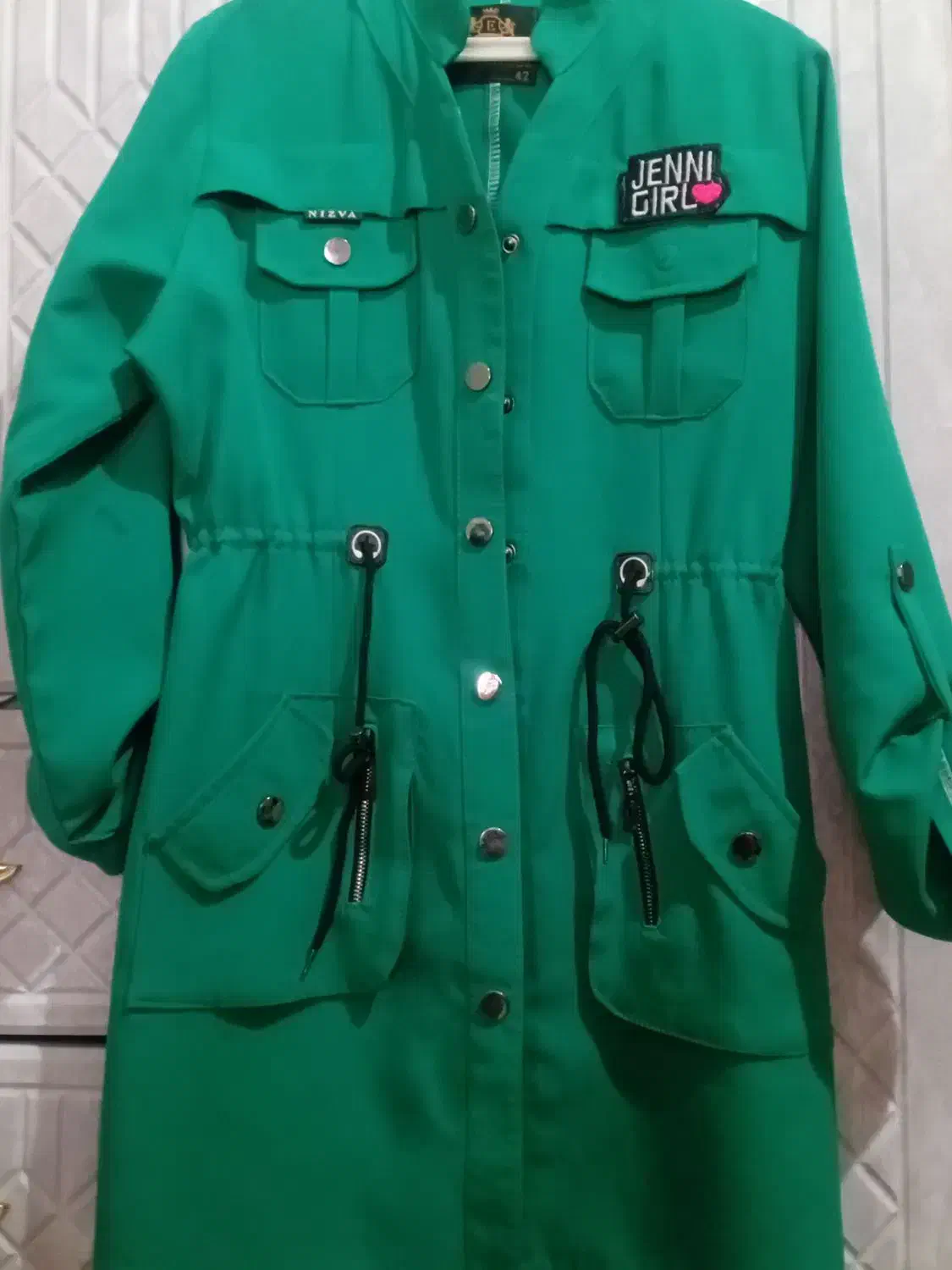 چند تا مانتو|لباس|میانه, |دیوار