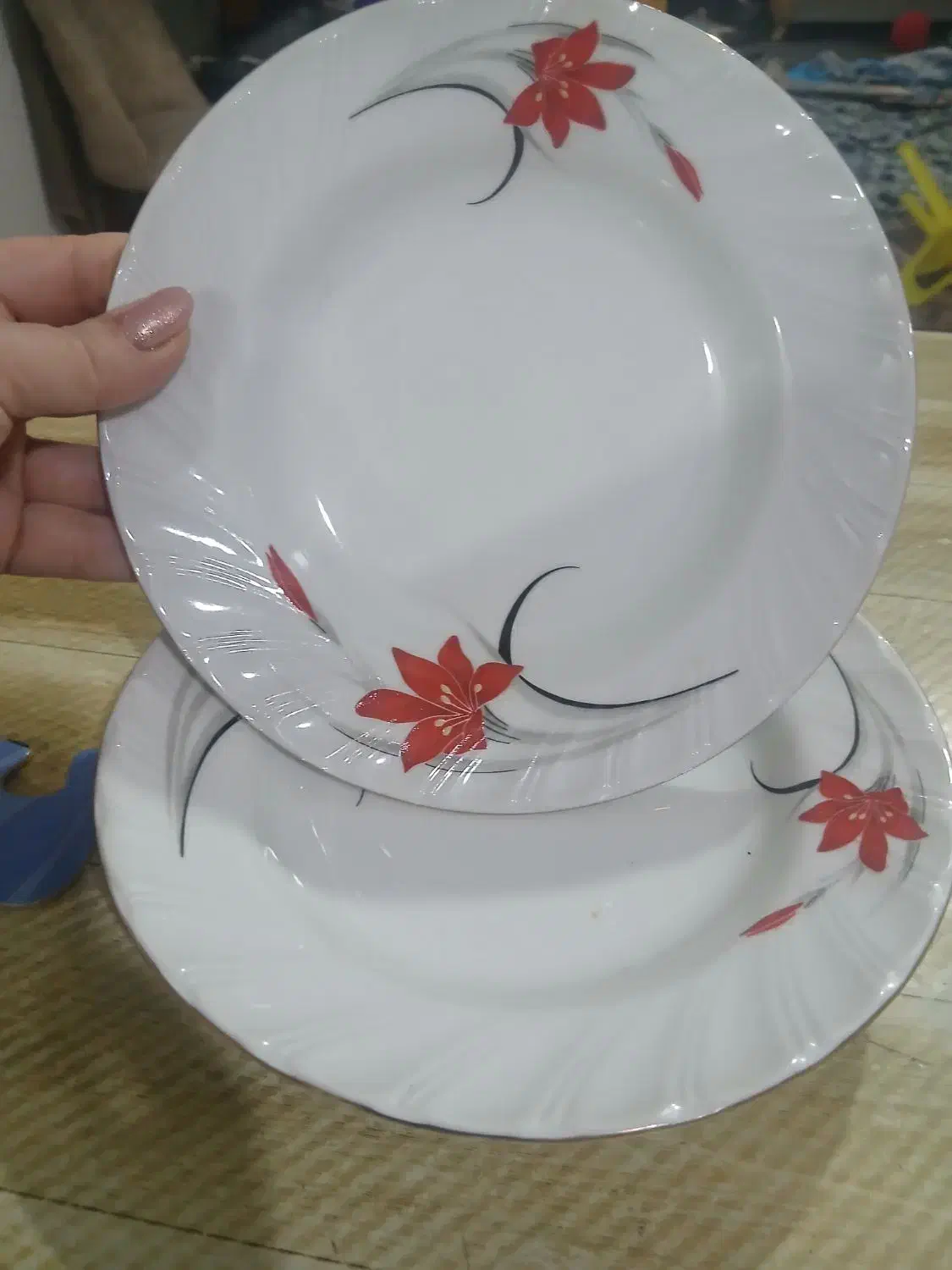 یک دست بشقاب ۶ عددی خورشت خوری بفروش میرسد|ظروف سرو و پذیرایی|رشت, رشتیان|دیوار