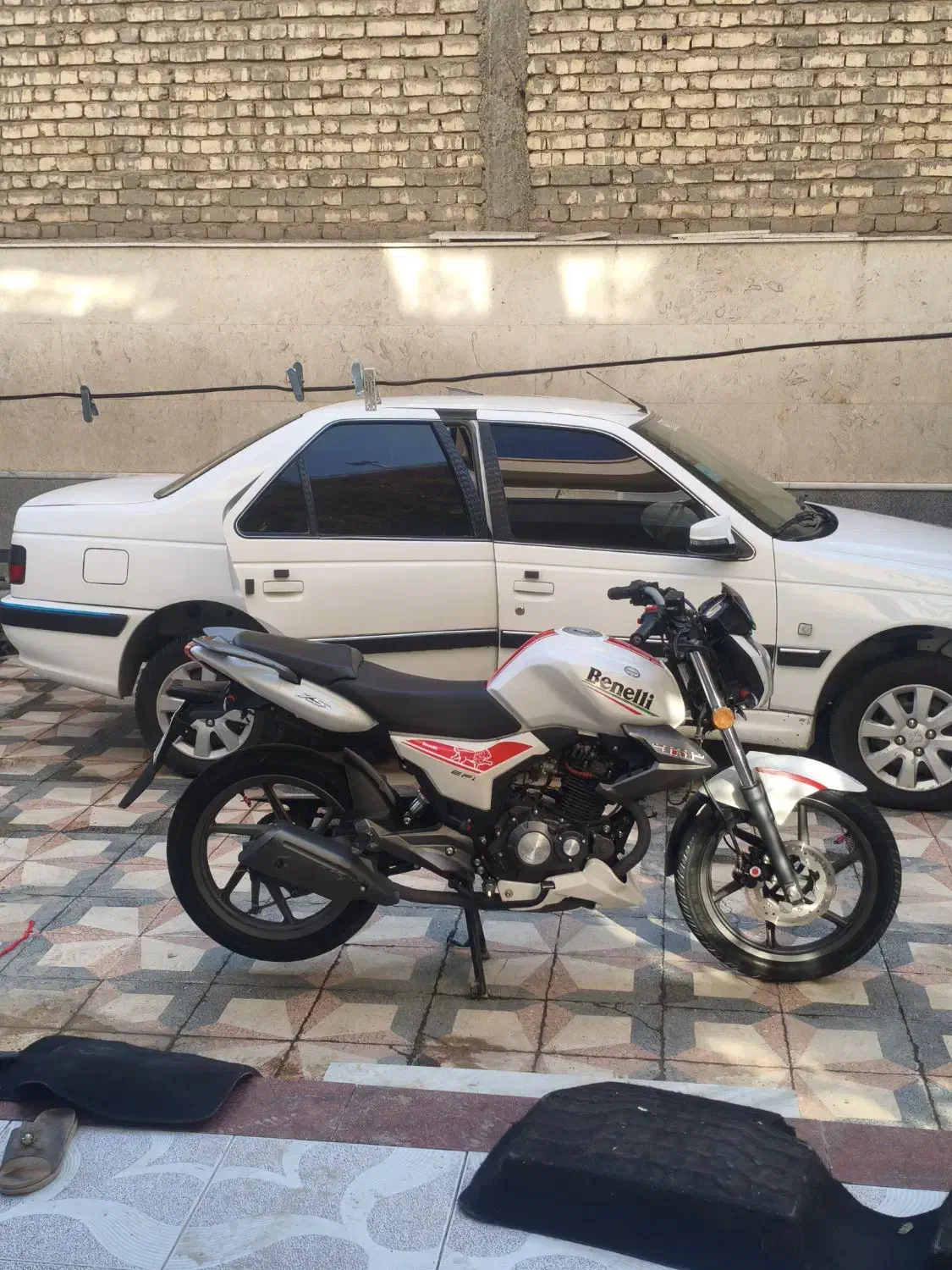 بنلی 150 مدل 1400|موتورسیکلت|شیراز, قلعه نو|دیوار