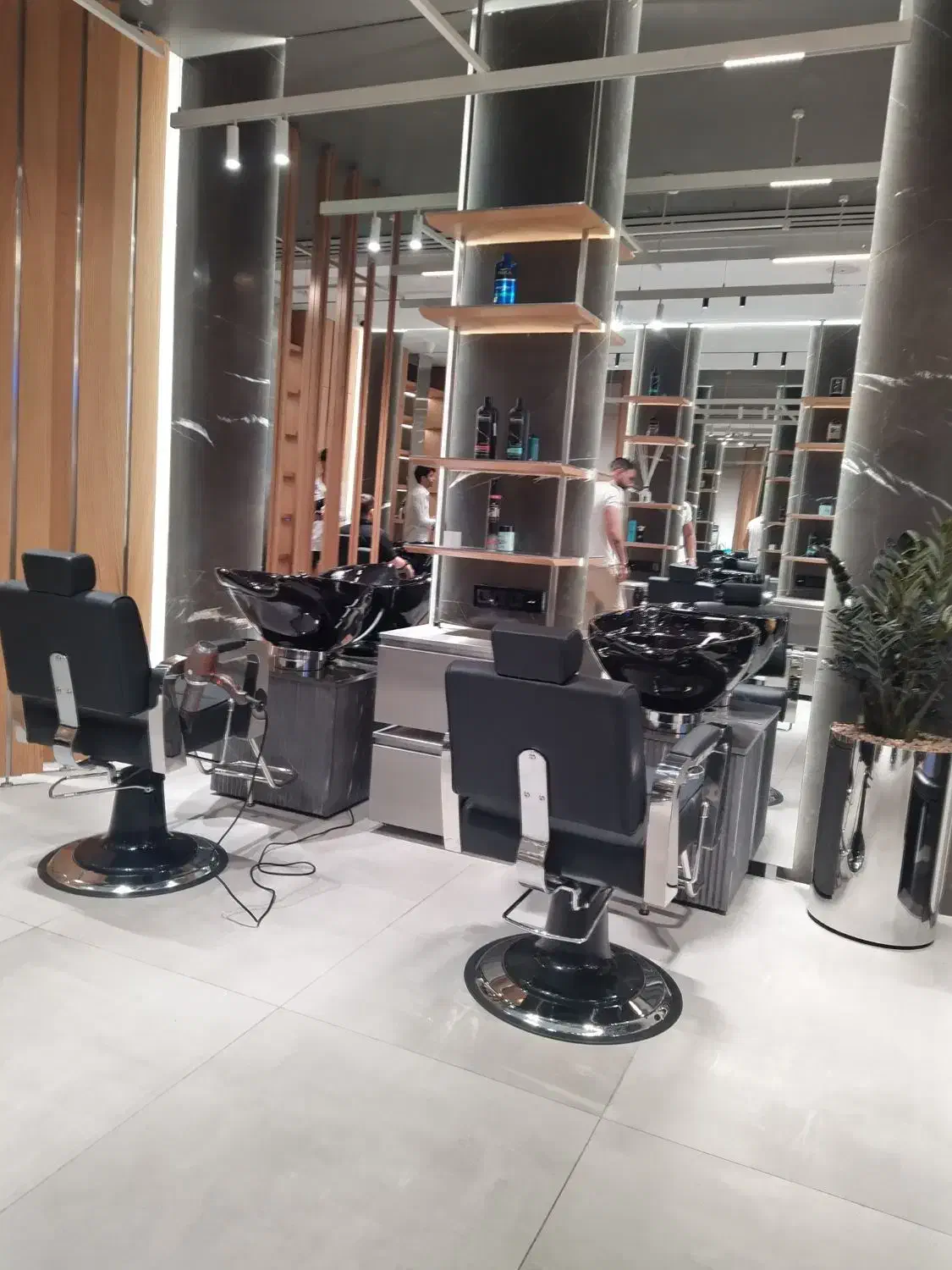 دستیار برای آرایشگاه مردانه|استخدام درمانی، زیبایی، بهداشتی|تهران, زعفرانیه|دیوار