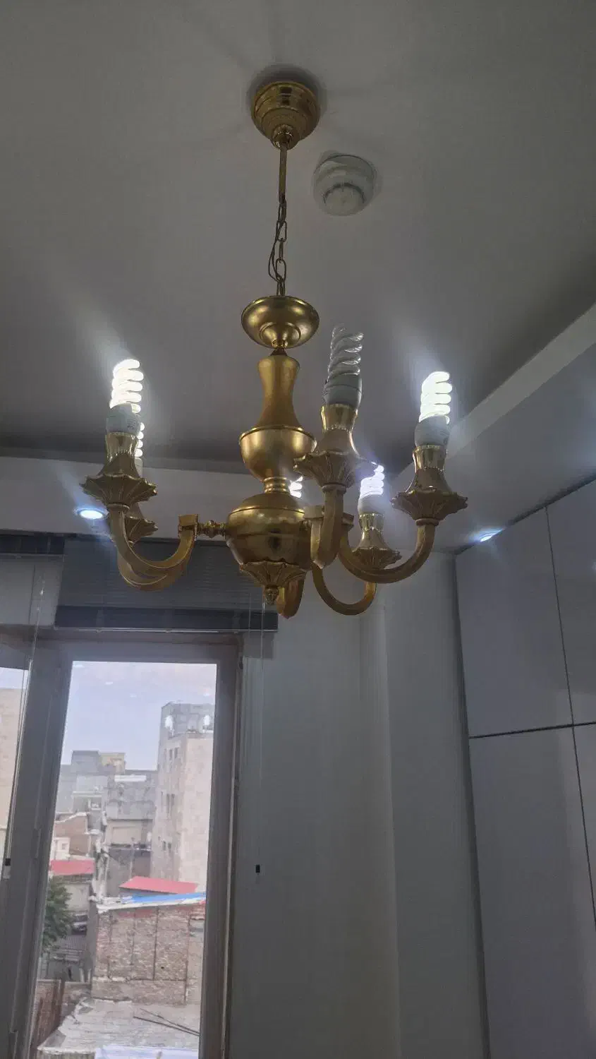 لوستر طلایی ۶ شعله سالم|لوستر و چراغ آویز|اردبیل, |دیوار