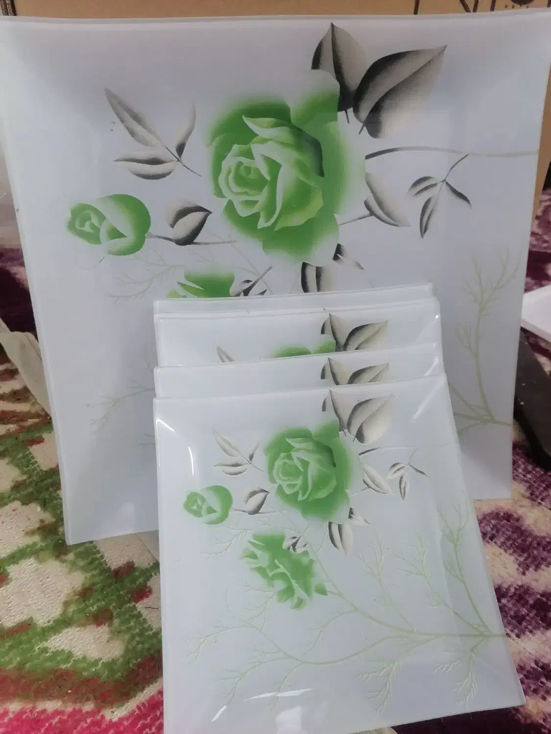 چینی  گل سرخ|ظروف سرو و پذیرایی|قم, شهرک مهدیه (مدرس)|دیوار