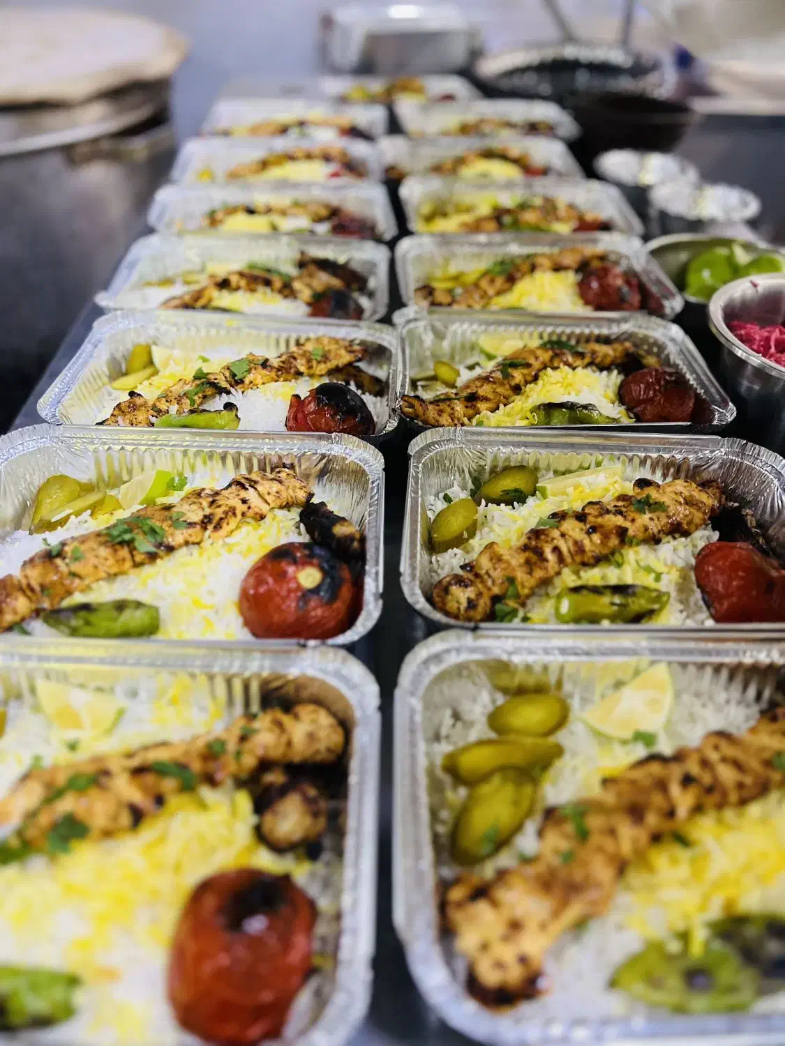 پیک موتوری  برای کاردر تهیه غذا وکترینگ ۴ ساعت ظهر|استخدام خدمات فروشگاه و رستوران|ارومیه, |دیوار