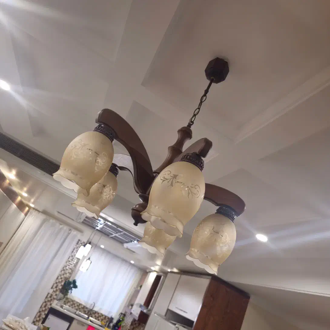 لوستر ۵ شاخه چوبی|لوستر و چراغ آویز|تهران, جنت‌آباد مرکزی|دیوار