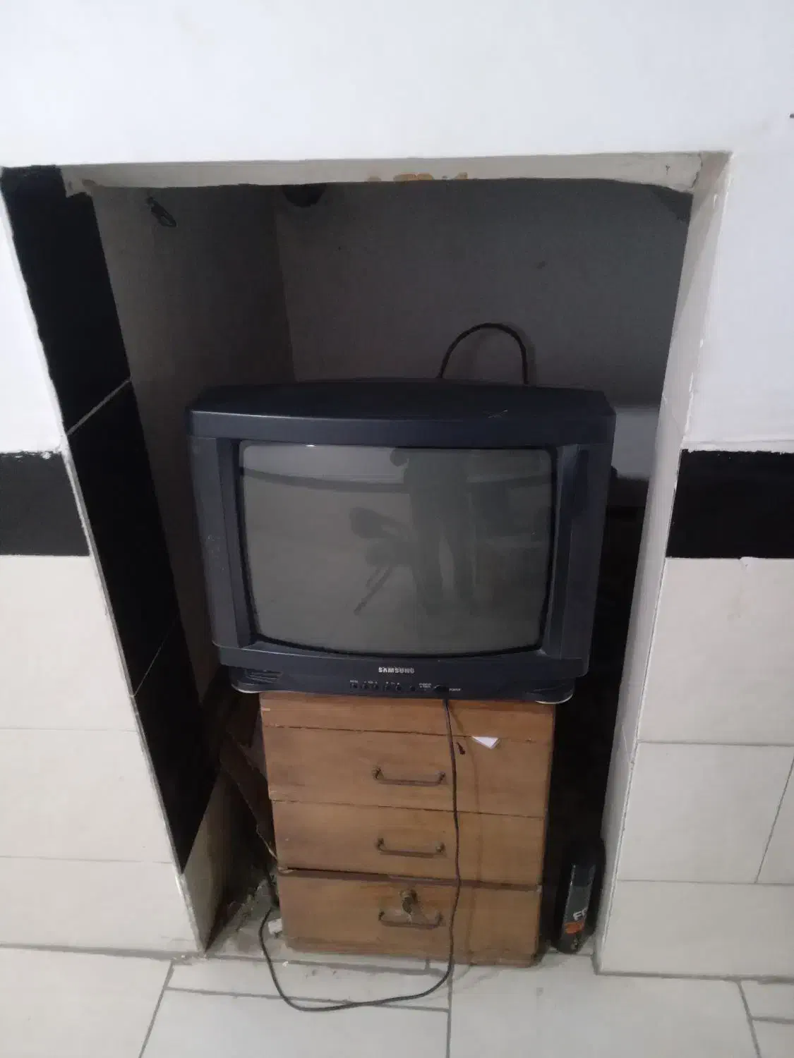 تلویزیون دسته دو ولی سالم فروشی|تلویزیون و پروژکتور|علیآباد کتول, |دیوار