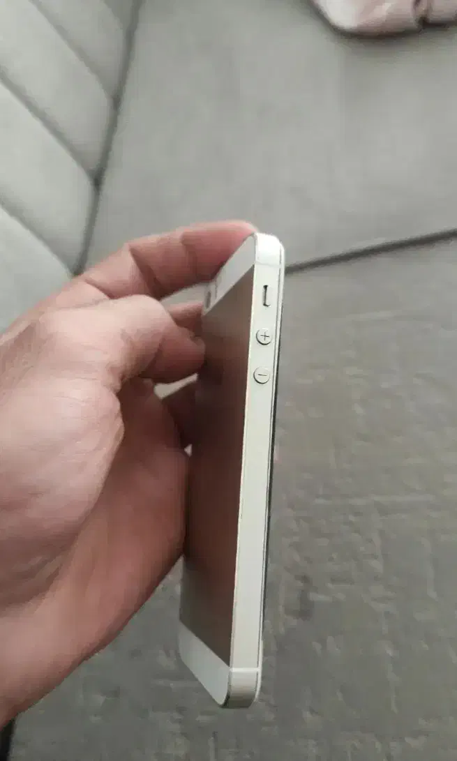 اپل iPhone 5s با حافظهٔ ۶۴ گیگابایت|موبایل|سمنان, |دیوار