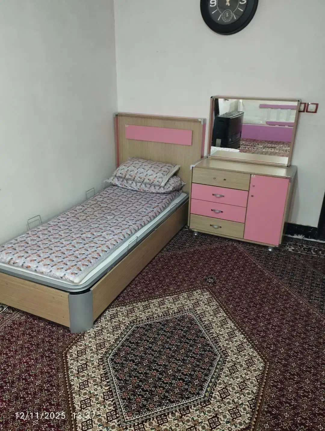 تخت خواب کودک بدون عیب همراه تخت نوزاد|تخت و سرویس خواب|مهاباد (آذربایجان غربی), |دیوار