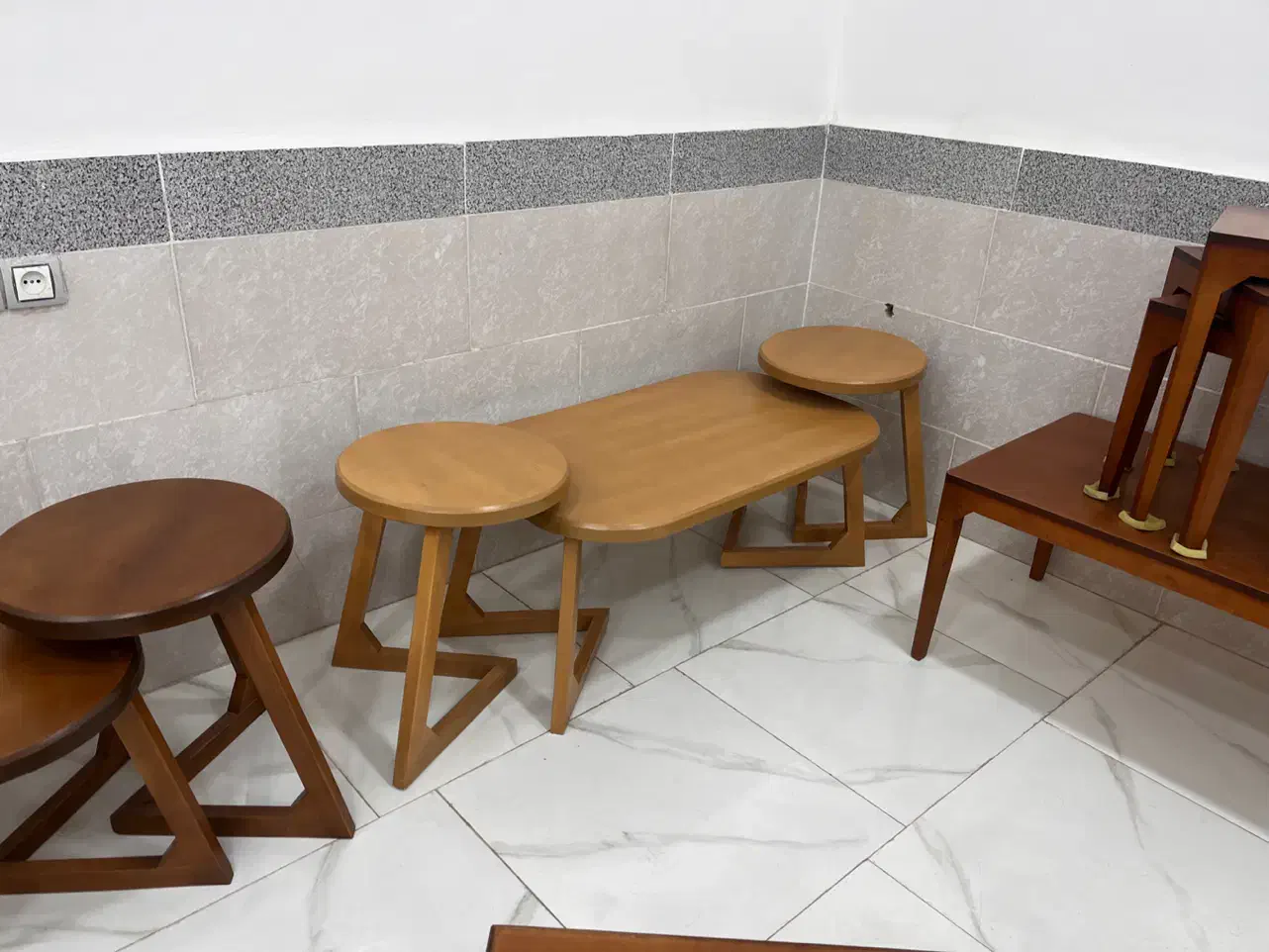 جلو مبلی و عسلی|مبلمان خانگی و میز عسلی|گرگان, |دیوار