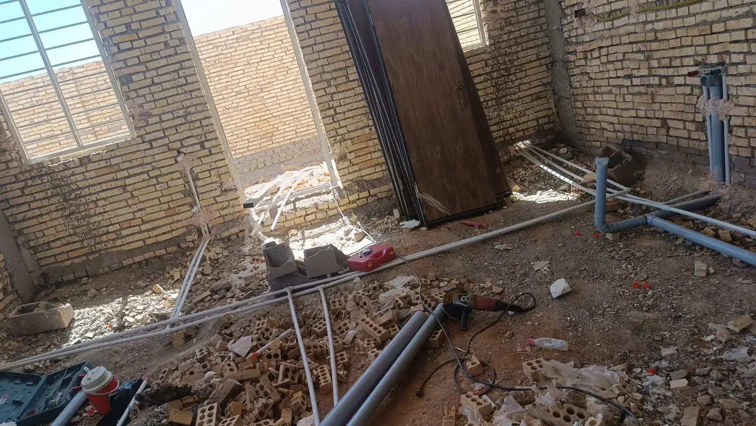 لوله کشی آب سرد و گرم و.|خدمات پیشه و مهارت|مهریز, |دیوار