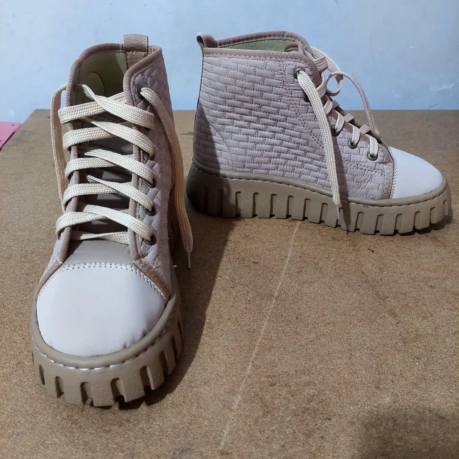 نیم بوت زنانه نو ۳۹|کیف، کفش، کمربند|قروه, |دیوار