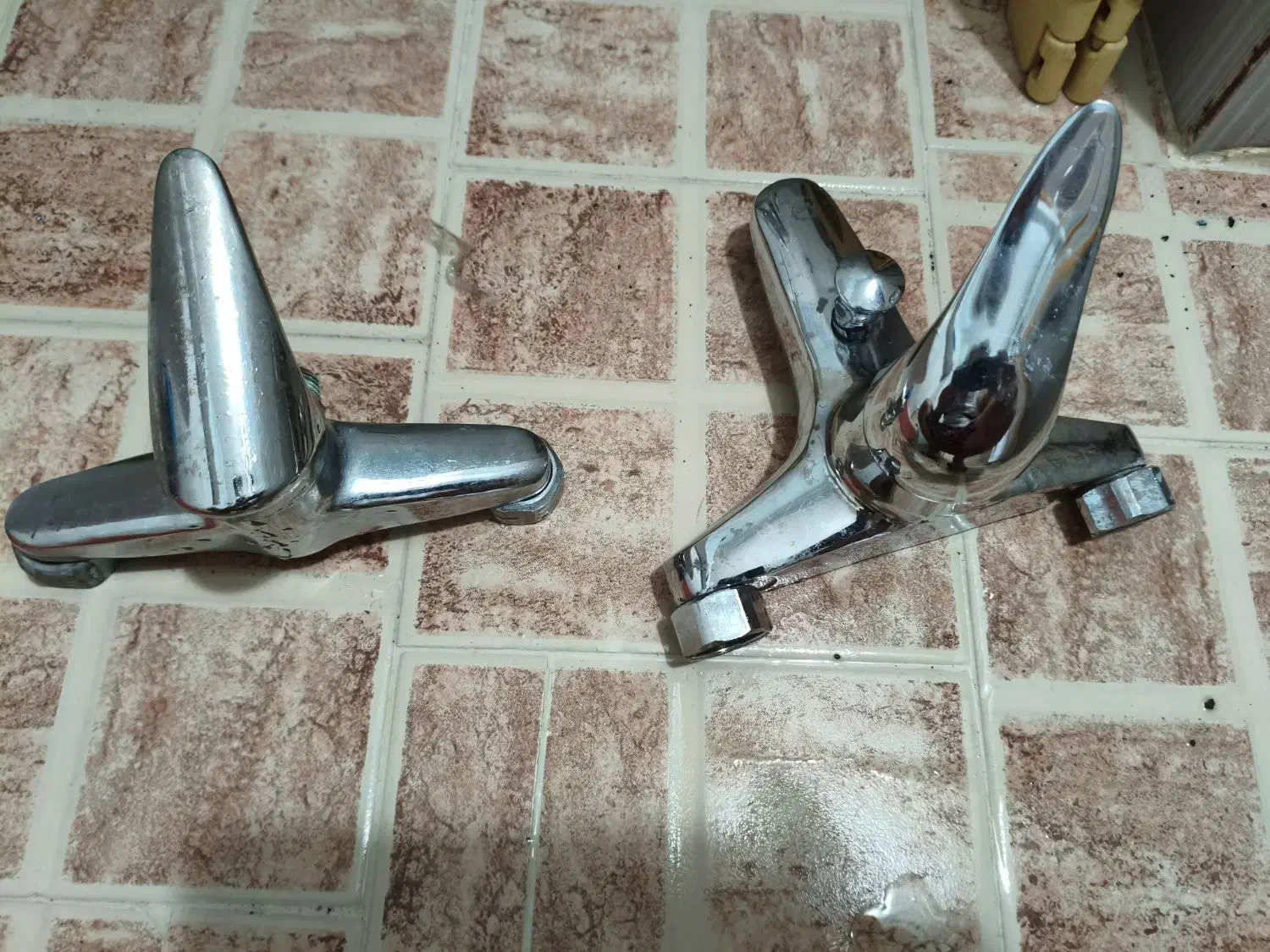 شیر آلات|لوازم سرویس بهداشتی|صومعهسرا, |دیوار