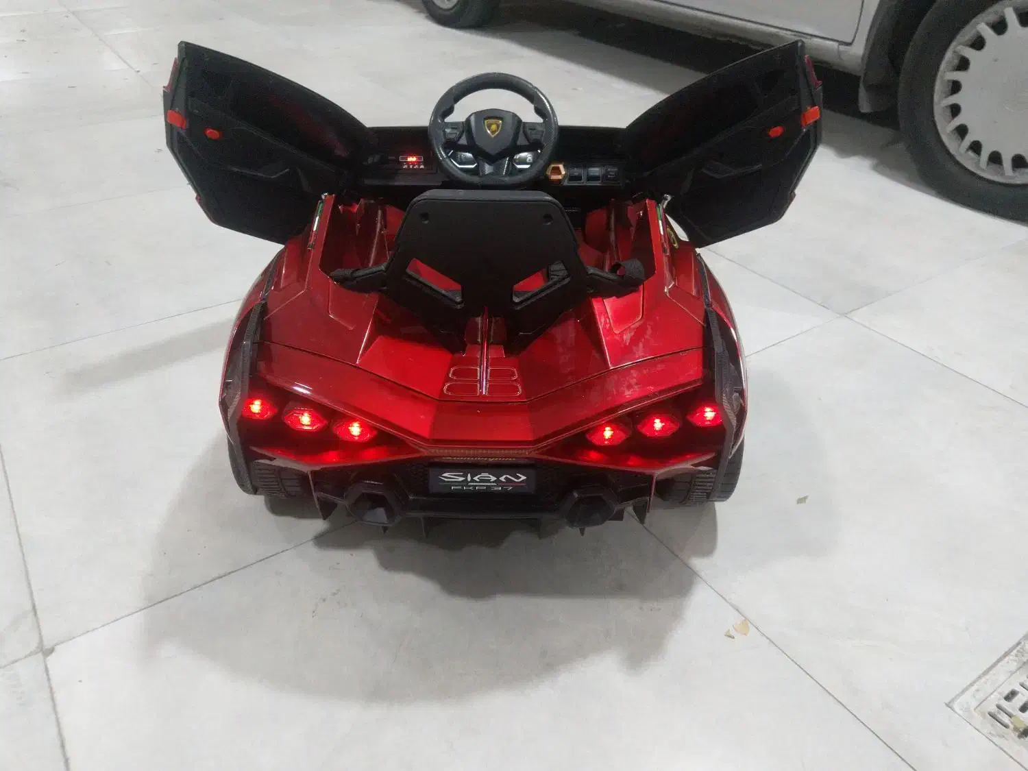 ماشین شارژی دوموتوره لامبورگینی اصل|اسباببازی بچه|تبریز, |دیوار