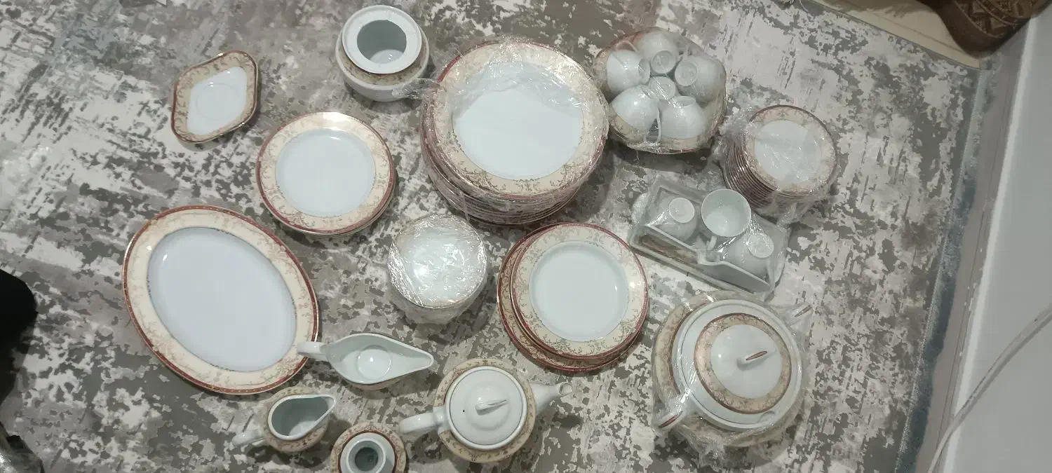 ظروف چینی هر آنچه ک در تصویر است|ظروف سرو و پذیرایی|محمدشهر, محمدشهر|دیوار