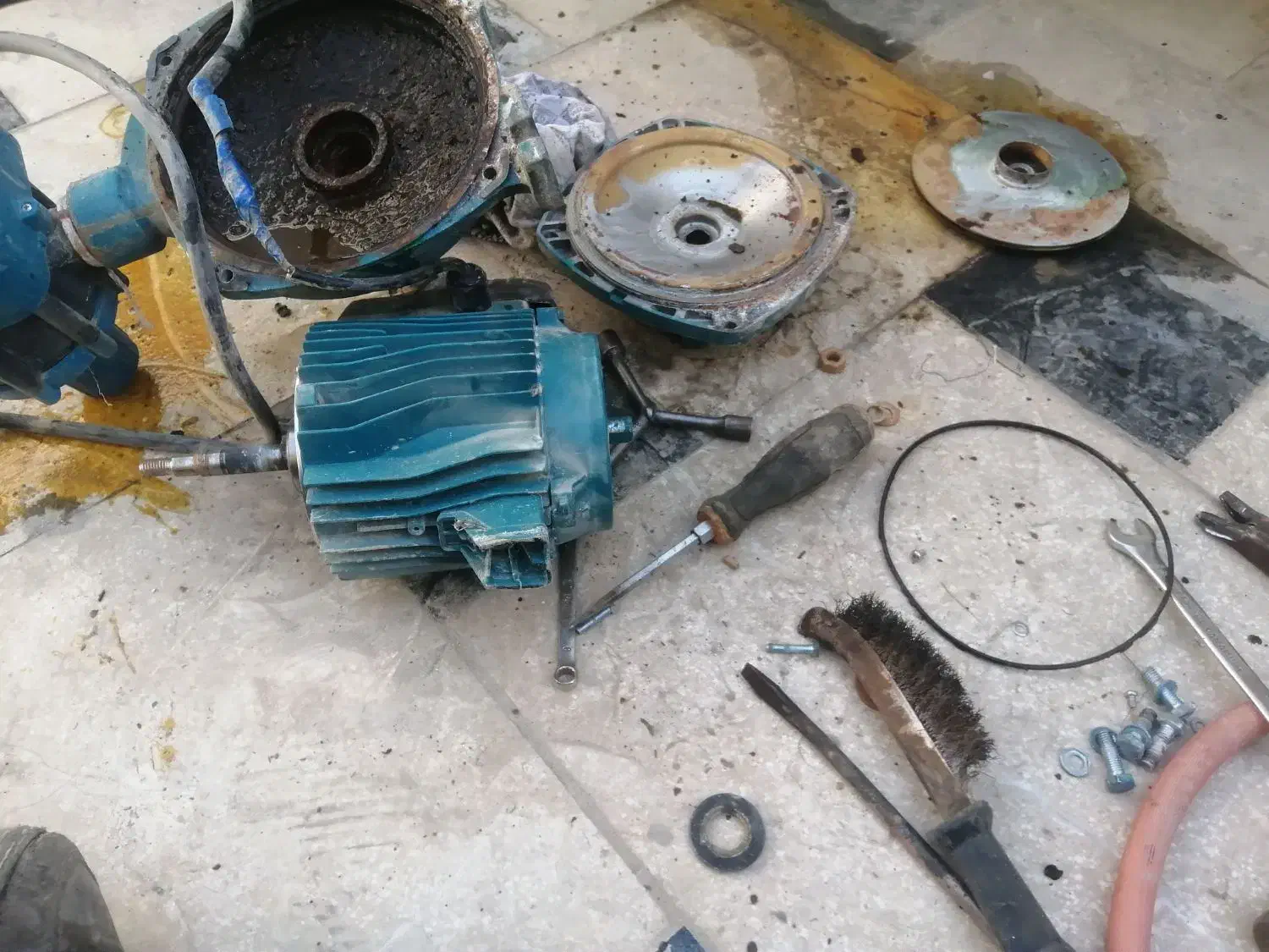 تعمیرسرویس پمپ اب نصب پکیج ابگرمکن تصفیه ست کنترل|خدمات پیشه و مهارت|زاهدان, |دیوار